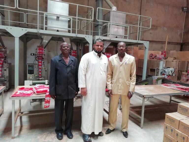 Visite ce samedi matin, en compagnie de Monsieur Ousmane Aly Mamadou, Directeur Général de la Promotion du Secteur Privé, de la société SAPTA SARL.